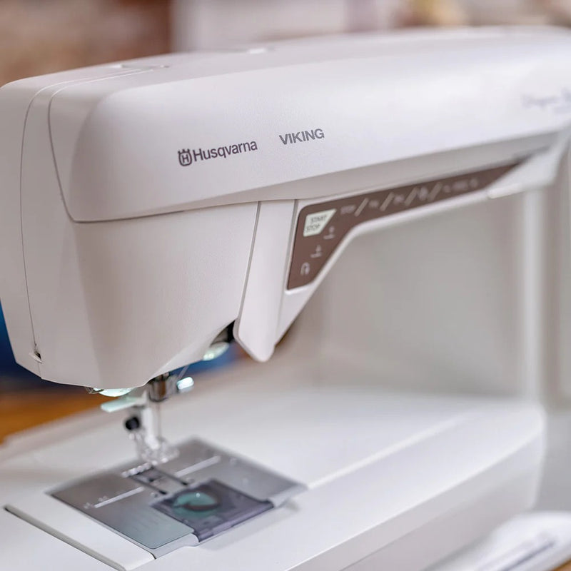 HUSQVARNA VIKING Designer Topaz 40 Sewing and Embroidery Machine