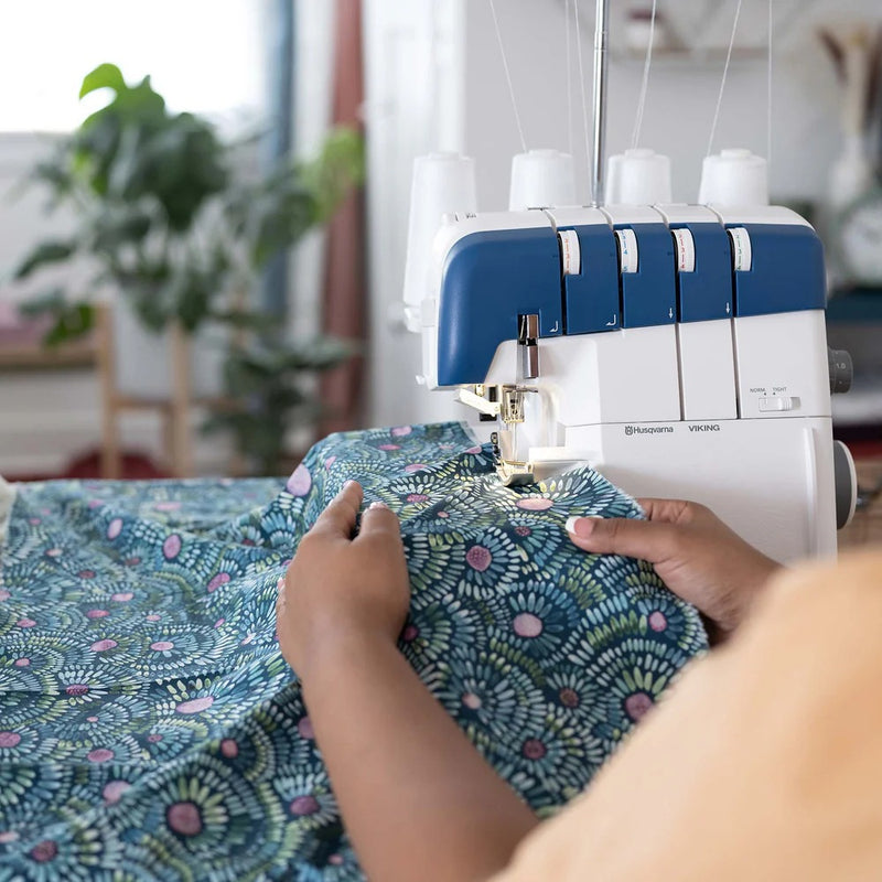 HUSQVARNA VIKING Amber Air S 400 Air-Threading Overlock Serger Machine