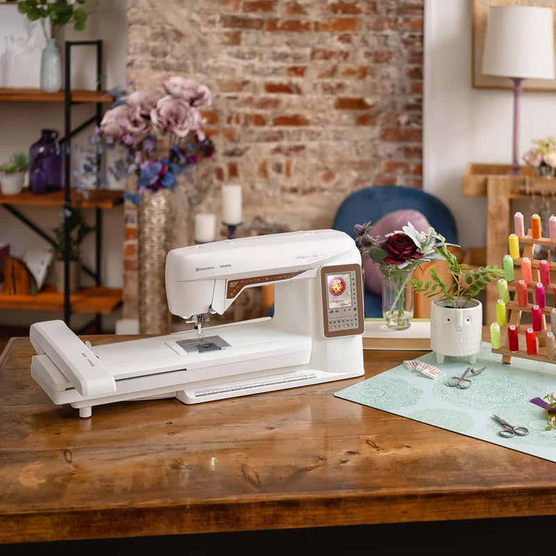 HUSQVARNA VIKING Designer Topaz 40 Sewing and Embroidery Machine