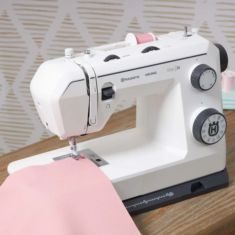 HUSQVARNA VIKING Onyx 25 Mechanical Sewing Machine