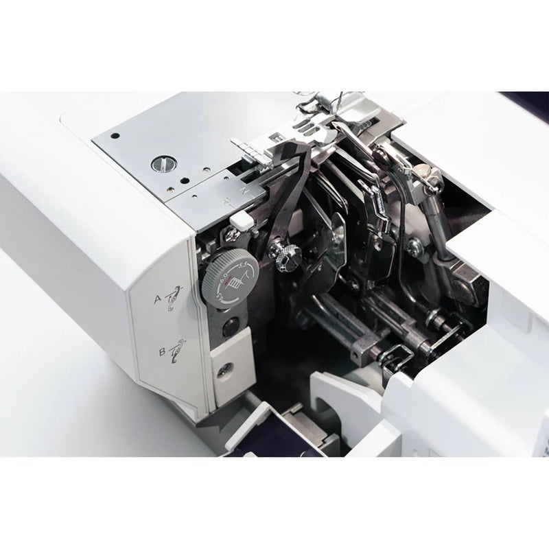 PFAFF admire air 6000 Coverlock Machine