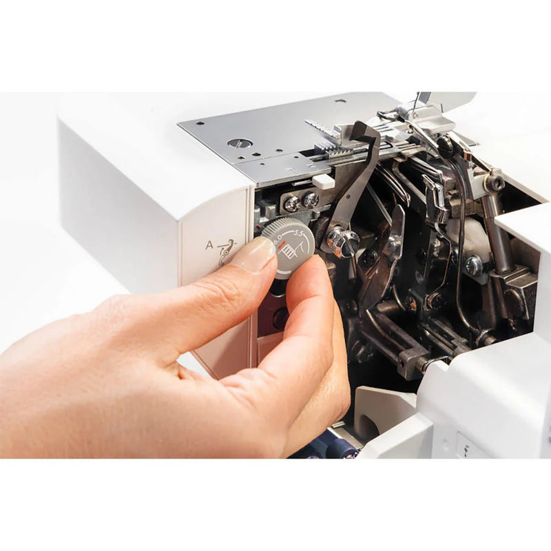 PFAFF admire air 6000 Coverlock Machine