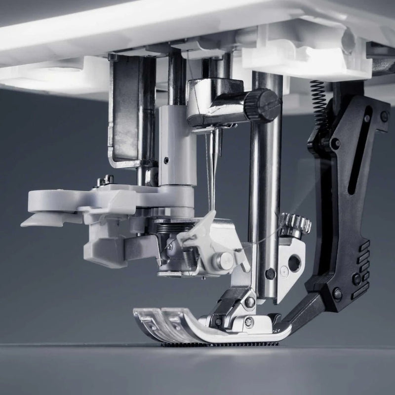 PFAFF expression 715 Sewing machine