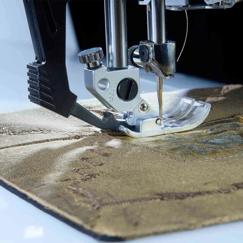 PFAFF quilt expression 725 Sewing & Quilting Machine