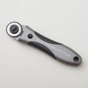 Quilters Select 28mm Rotary Cutter – Precision Fabric Cutting Tool