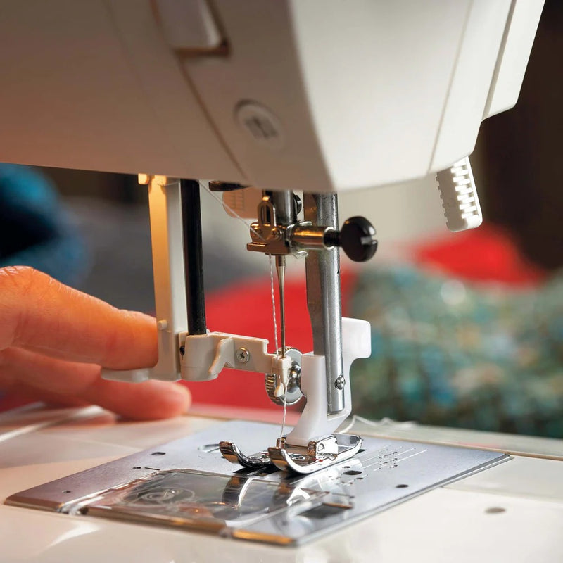 HUSQVARNA VIKING Emerald 118 Mechanical Sewing Machine