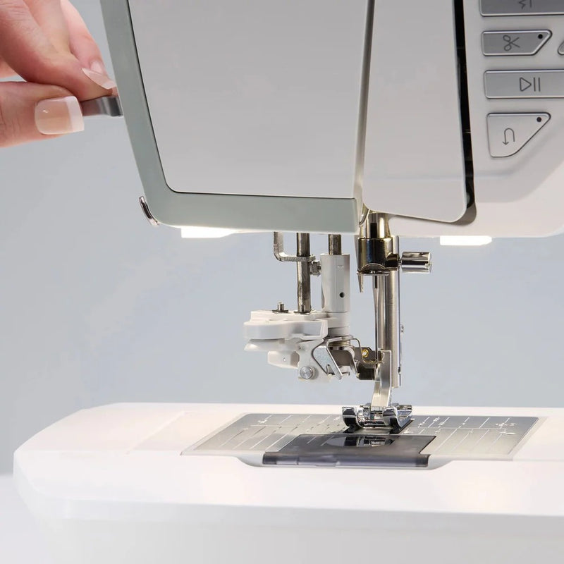 HUSQVARNA VIKING Topaz 55Q Computerized Sewing and Quilting Machine