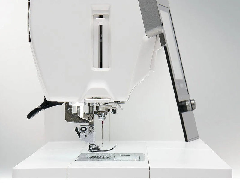 Janome Horizon Memory Craft 9480QCP Sewing & Quilting Machine